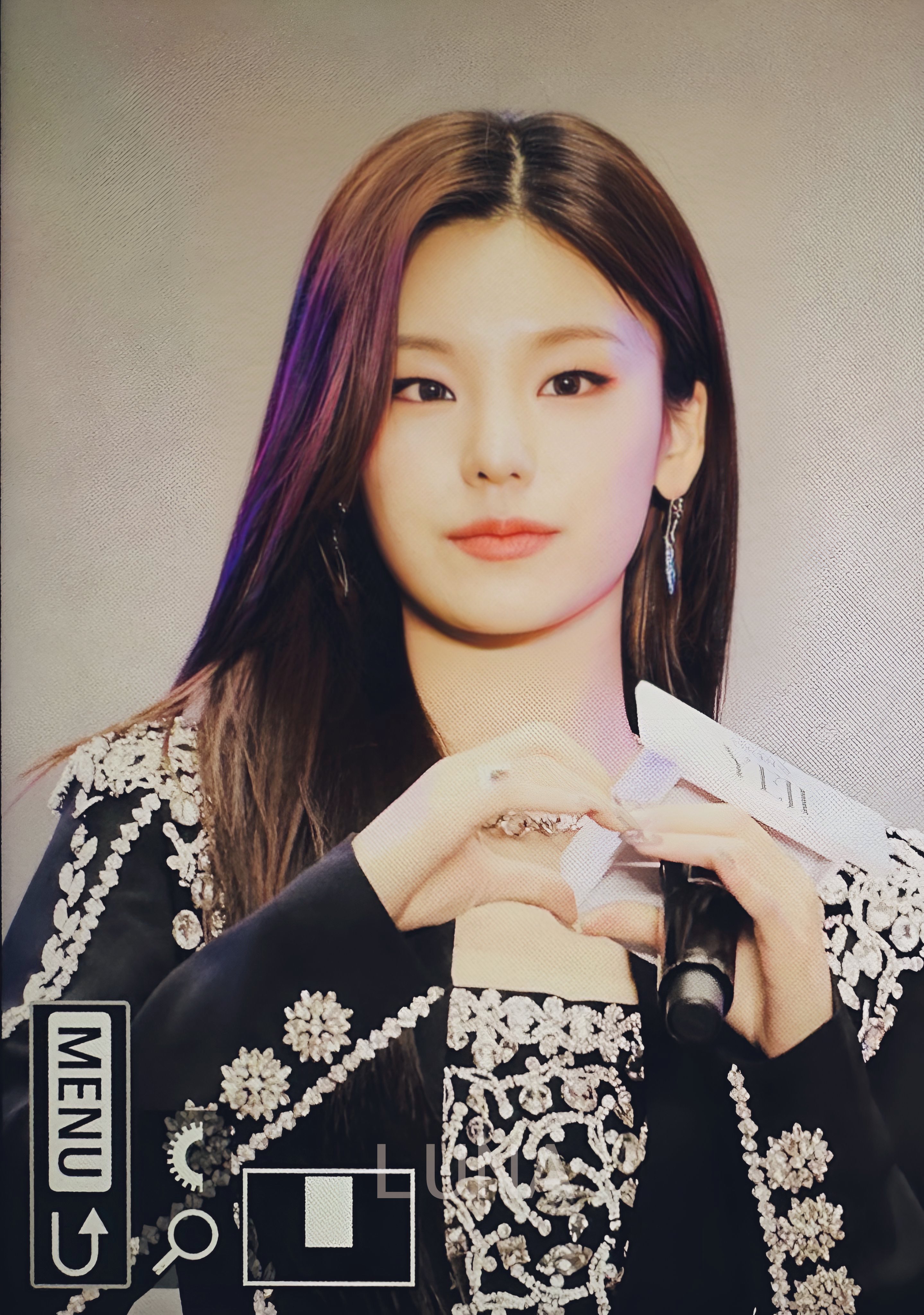 있지 예지 wearing PS086E